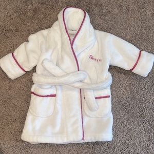 “Sienna” Red envelope plush embroidered baby robe size 12/18m